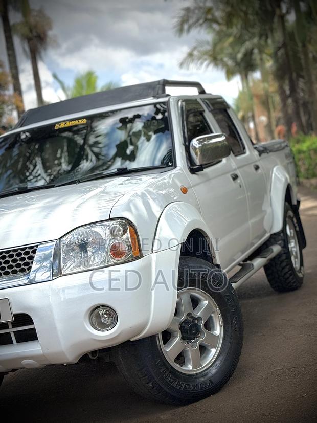 Nissan Hardbody 2000i 2006 White