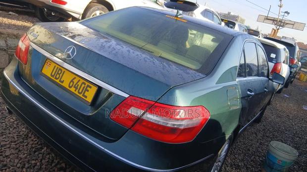 Mercedes-Benz E300 2011 Green