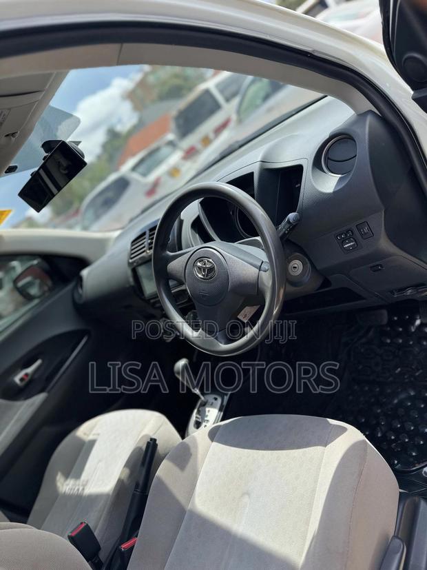 Toyota IST 2008 White