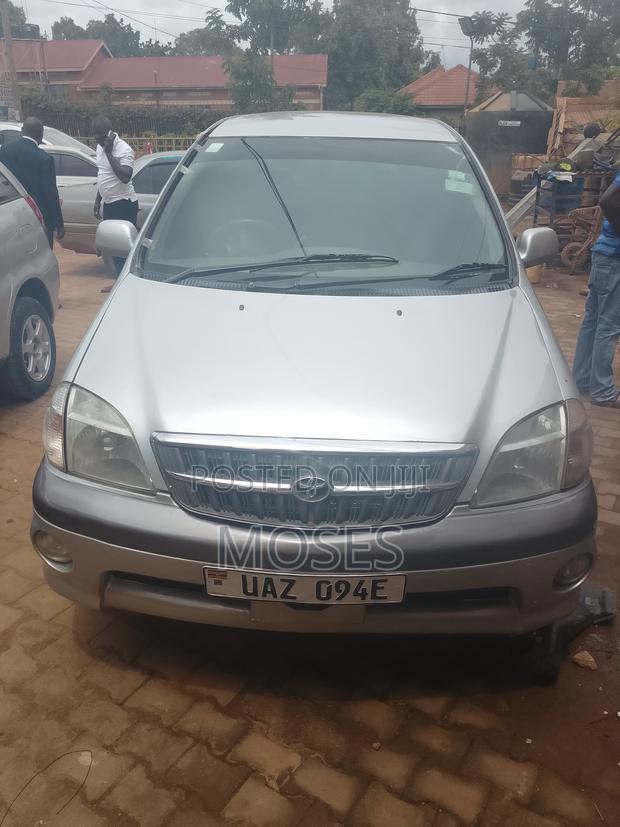 Toyota Nadia 2003 Silver