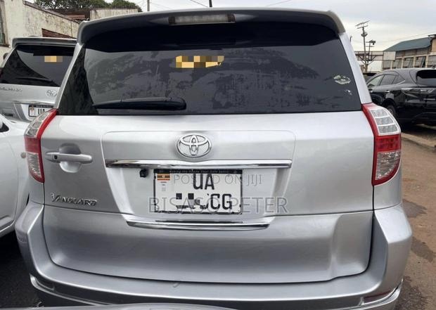 Toyota Vanguard 2009 Silver
