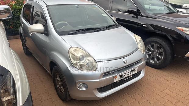 Toyota Passo 2013 Silver