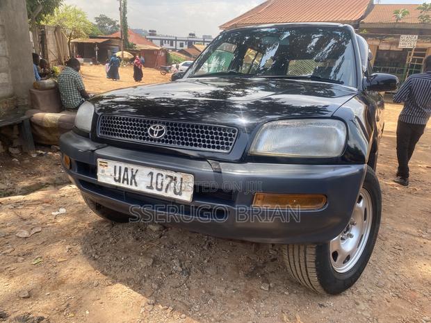 Toyota RAV4 Base FWD 1999 Black