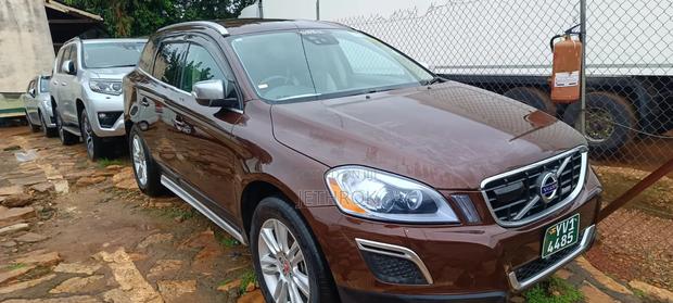 Volvo XC60 2013 Brown