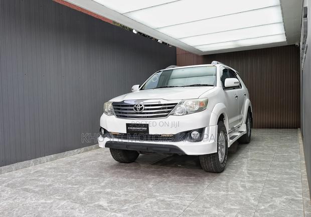 Toyota Fortuner 2.7 AWD 2013 White