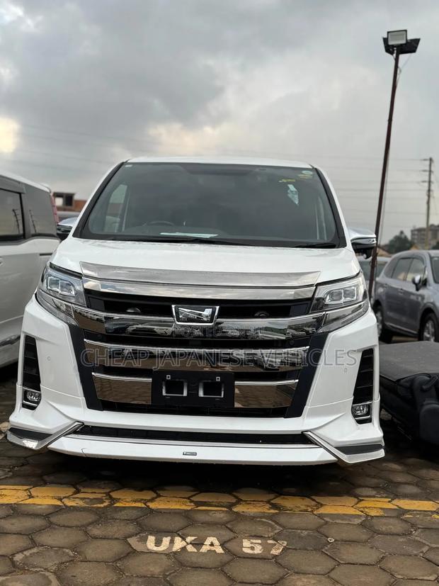 Toyota Noah 2.0 FWD (8 Seater) 2020 White