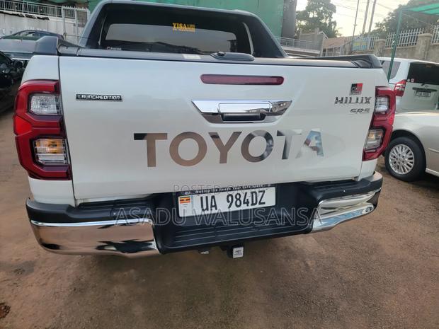 Toyota Hilux 2022 White