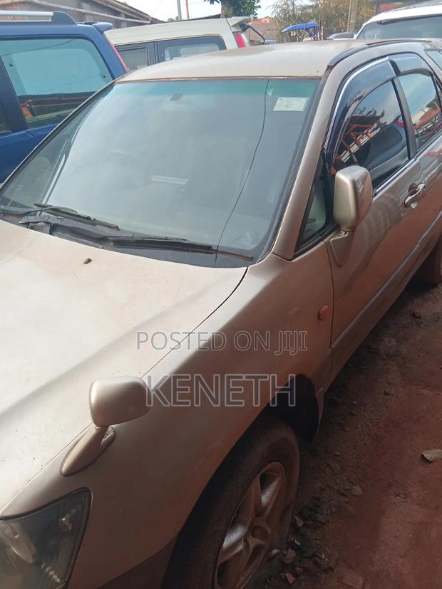 Toyota Harrier 2.2 16V 1999 Brown