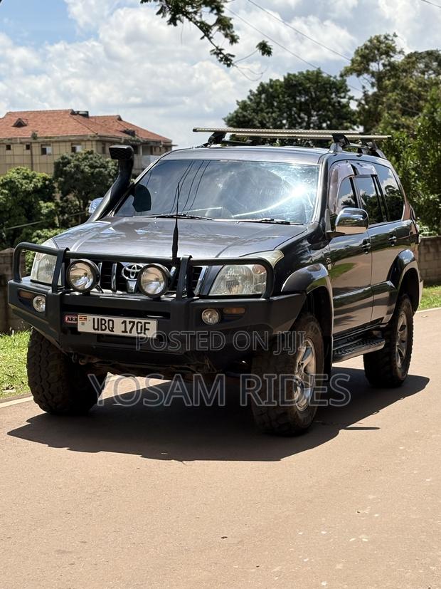 Toyota Land Cruiser Prado 3.0 TD 2010 Gray