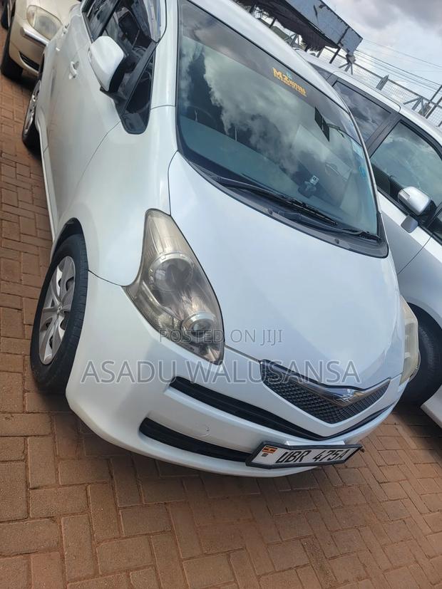 Toyota Ractis 2010 White