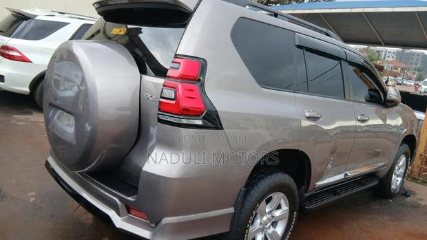 Toyota Land Cruiser Prado 2015 Gray
