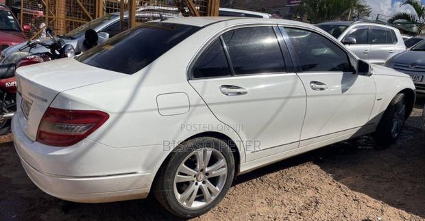 Mercedes-Benz C200 2010 White