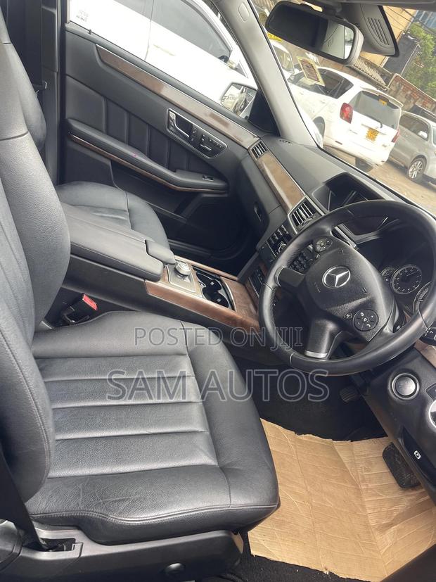 Mercedes-Benz E300 2011 Silver
