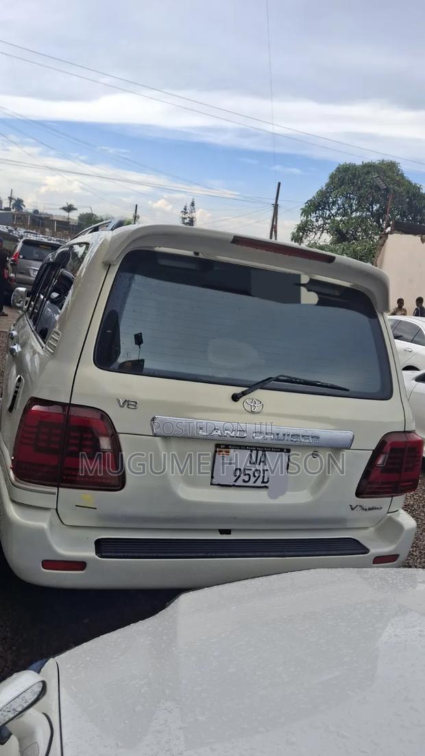 Toyota Land Cruiser Cygnus 4.7 2003 White