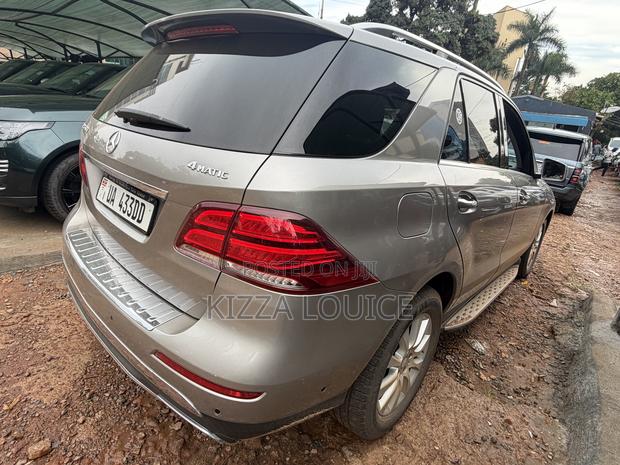 Mercedes-Benz GLE-Class 2016 Gold