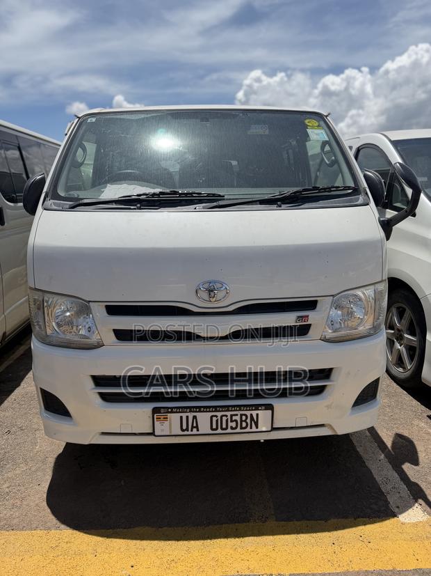 Toyota HiAce 2012 White