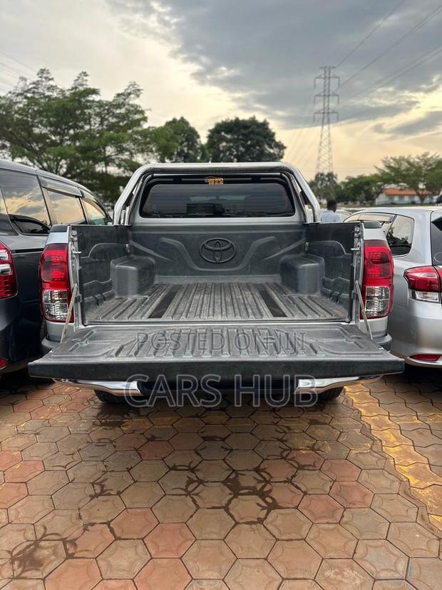 Toyota Hilux Revo Double Cab Deisel 2.8 AWD 2018 Gray