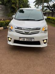 Toyota Noah 2.0 143hp AWD (8 Seater) 2012 White for sale