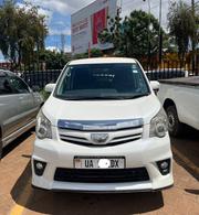 Toyota Noah 2.0 143hp FWD (7 Seater) 2012 White for sale