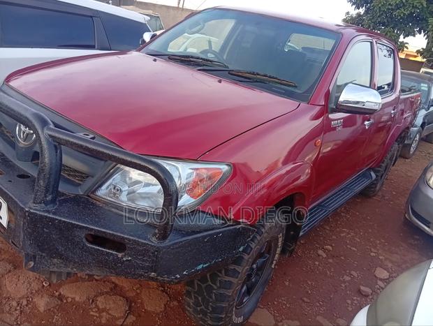 Toyota Hilux 2.5 D-4D 2007 Red