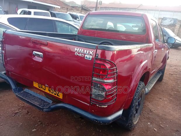 Toyota Hilux 2.5 D-4D 2007 Red