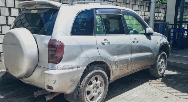 Toyota RAV4 Automatic 2002 Silver