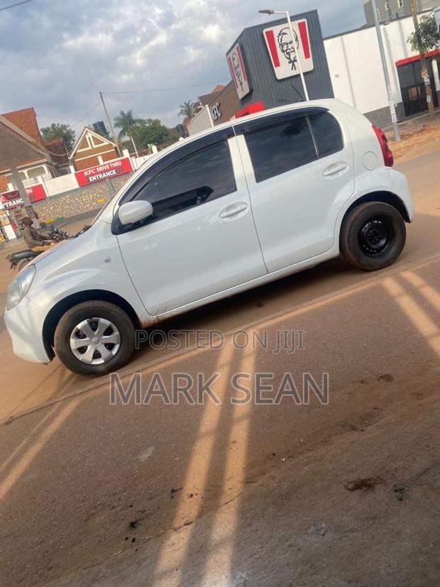 Toyota Passo 2010 White