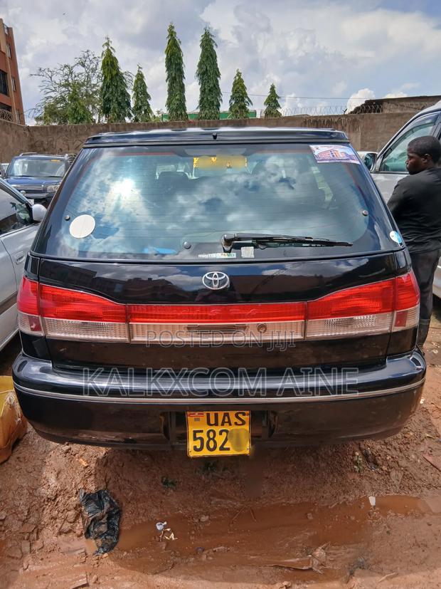 Toyota Vista 2002 Black
