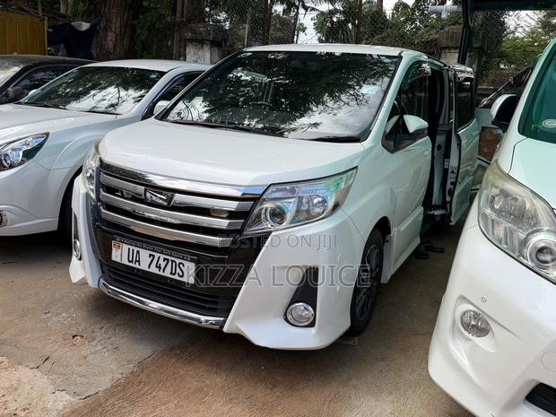 Toyota Noah 2016 Black