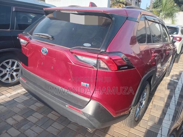 Toyota RAV4 2020 Maroon
