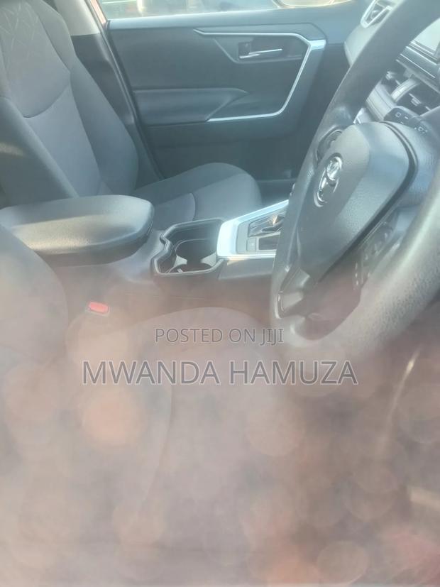 Toyota RAV4 2020 Maroon