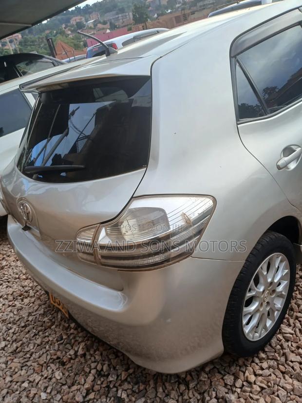 Toyota Blade 2005 Silver