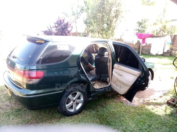Toyota Vista 2000 Green