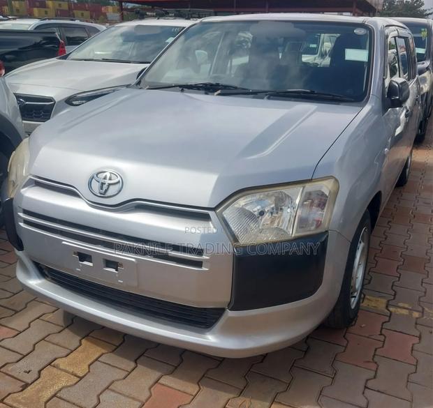 Toyota Probox 2017 Silver