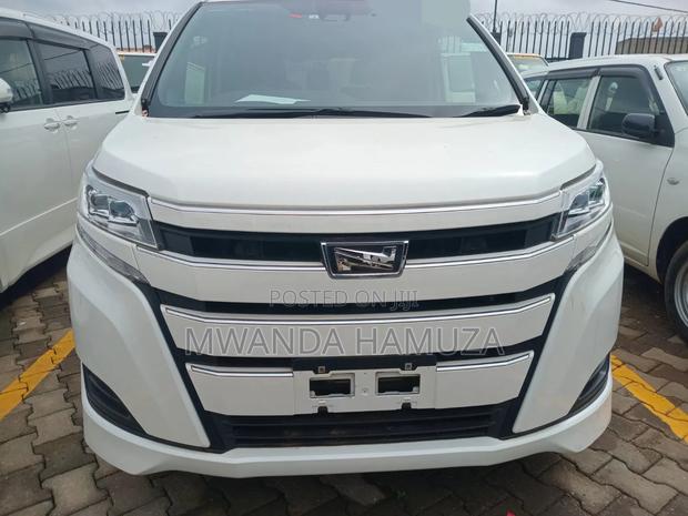 Toyota Noah 2016 White