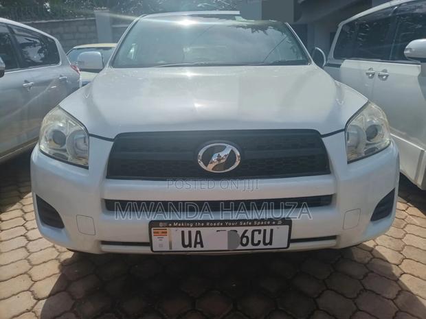 Toyota RAV4 2012 White