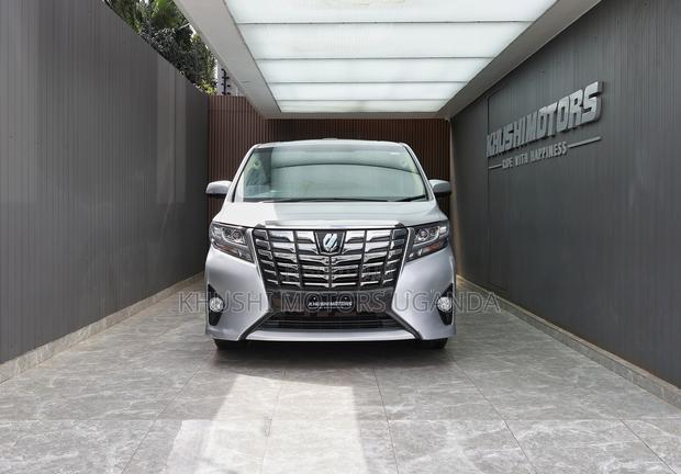 Toyota Alphard 2.5 Petrol FWD 2017 Silver