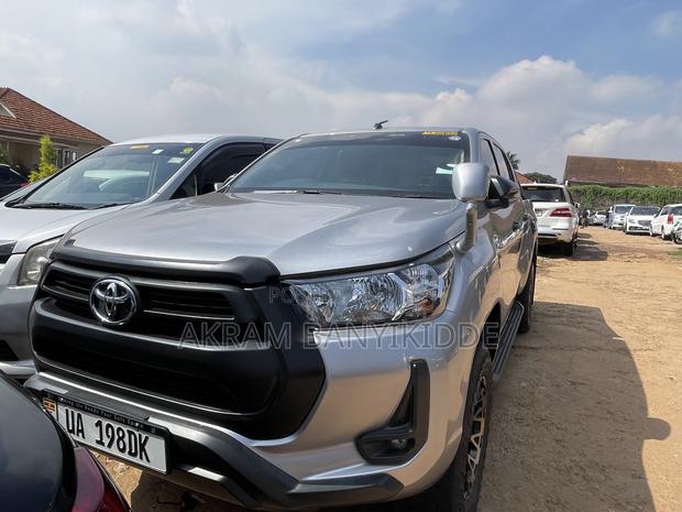 Toyota Hilux 2018 Silver