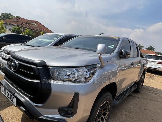 Toyota Hilux 2018 Silver