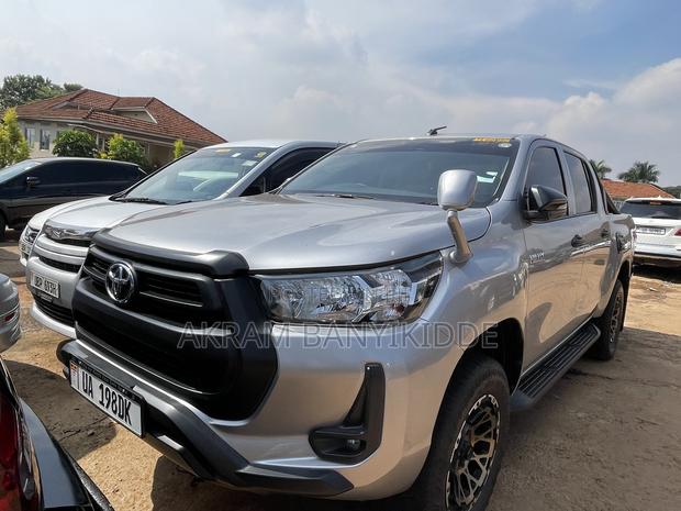 Toyota Hilux 2018 Silver