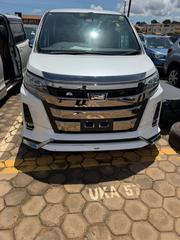 Toyota Noah 2.0 FWD (8 Seater) 2021 White for sale