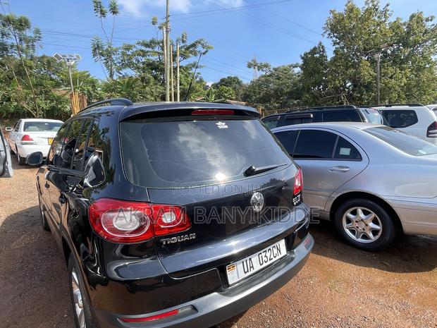 Volkswagen Tiguan 2012 Black