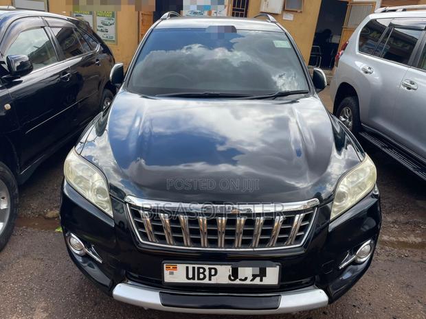 Toyota Vanguard 2011 Black