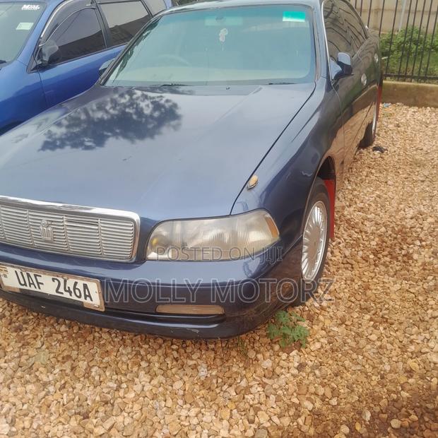 Toyota Crown Majesta 2005 Blue
