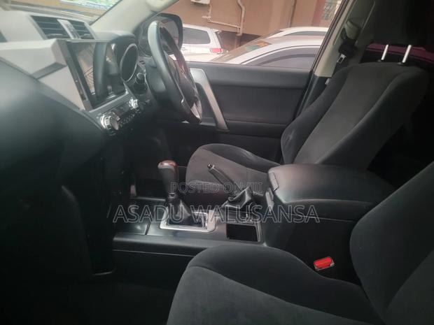 Toyota Land Cruiser Prado 2017 White