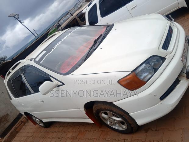 Toyota Ipsum 1999 White