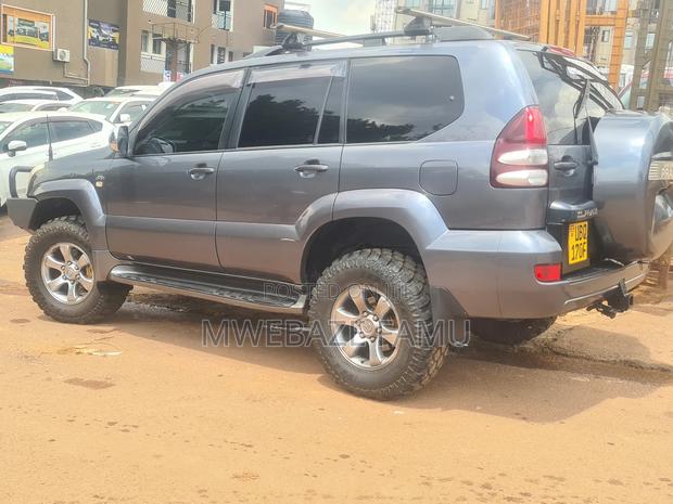 Toyota Land Cruiser Prado 2009 Gray