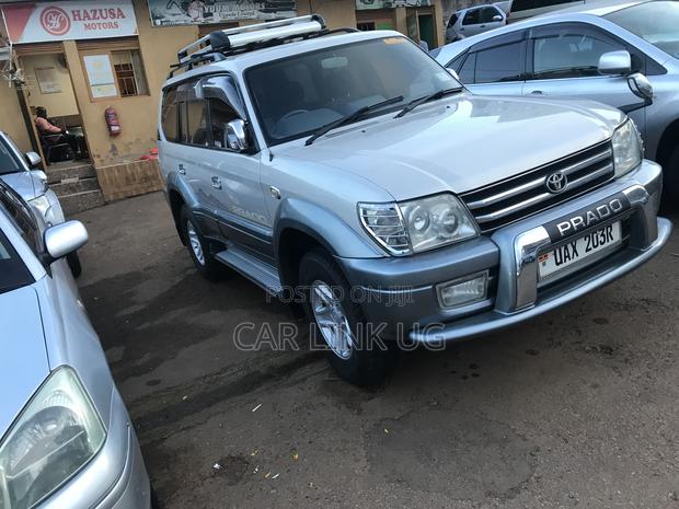 Toyota Land Cruiser 2000 Silver