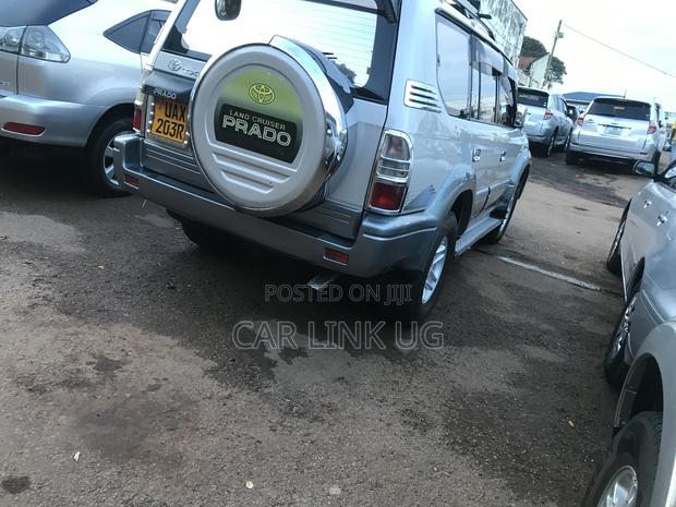 Toyota Land Cruiser 2000 Silver