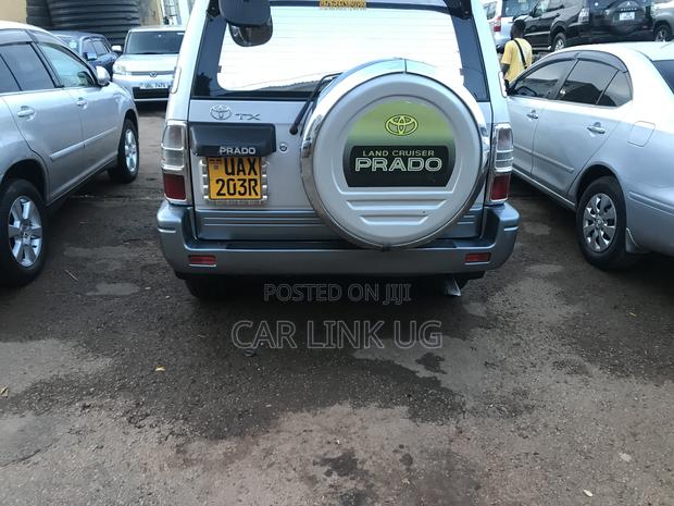 Toyota Land Cruiser 2000 Silver
